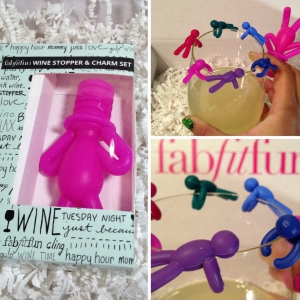 🌸3/$10 NEW Wine Stopper and Charm Set